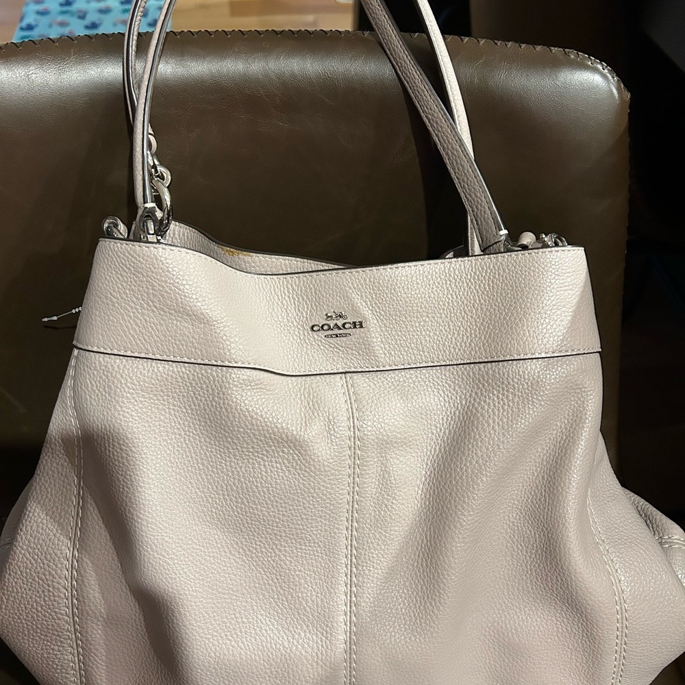 Coach Women's Light Gray/Toupe Leather Shoulder Bag